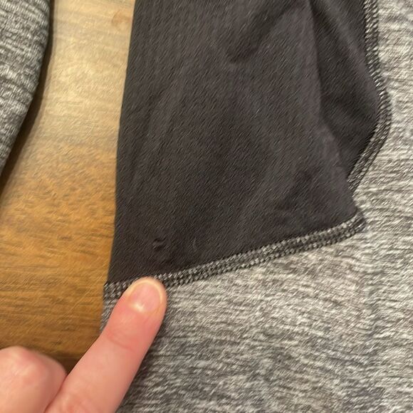 Lululemon Run Your Heart Out Heathered Gray Black Quarter Zip Pullover Size 6 - Picture 11 of 12